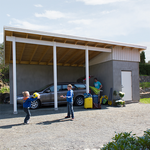 Carport med lagringsplass